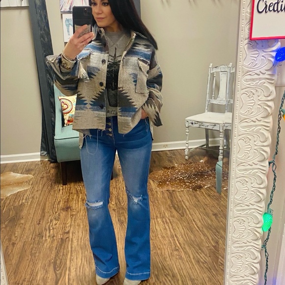 Aztec Shacket - Picture 3 of 4